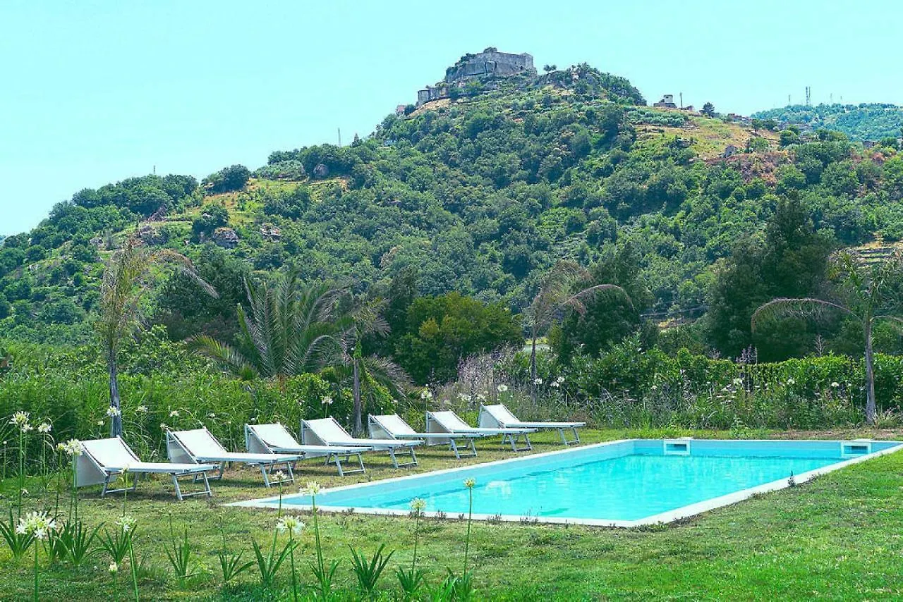 Dom wakacyjny Vacation Home With Pool And Garden Castiglione De Sicilia Włochy